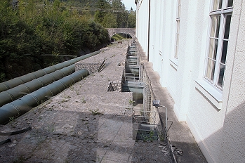 Walchenseekraftwerk, Druckrohre bei der Turbinenhalle